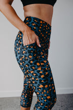 Load image into Gallery viewer, Navy 7/8 Leo Tights