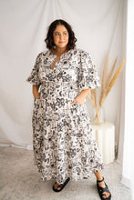 Load image into Gallery viewer, Jenifer Dress Black Floral