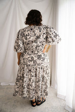 Load image into Gallery viewer, Jenifer Dress Black Floral