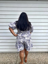 Load image into Gallery viewer, Flo Palm Print Blouse