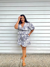 Load image into Gallery viewer, Flo Palm Print Blouse