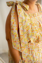 Load image into Gallery viewer, Evelyn Tie Up Cami Floral Print
